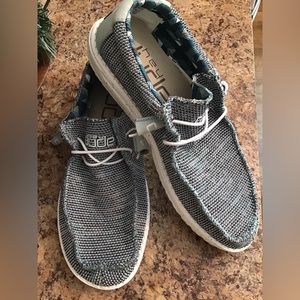 Hey Dude Shoes size 9 LN